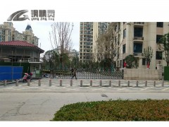 武漢鋼精靈路樁 不銹鋼防撞路樁 固定式路樁價格